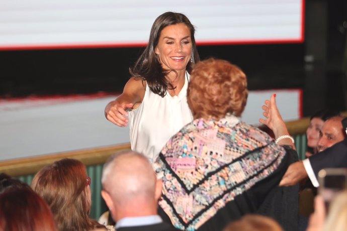 La Reina, cercana y cariñosa con los asistentes