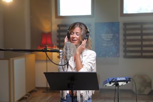 Sofía Ellar interpreta la canción del nuevo spot navideño de Disney