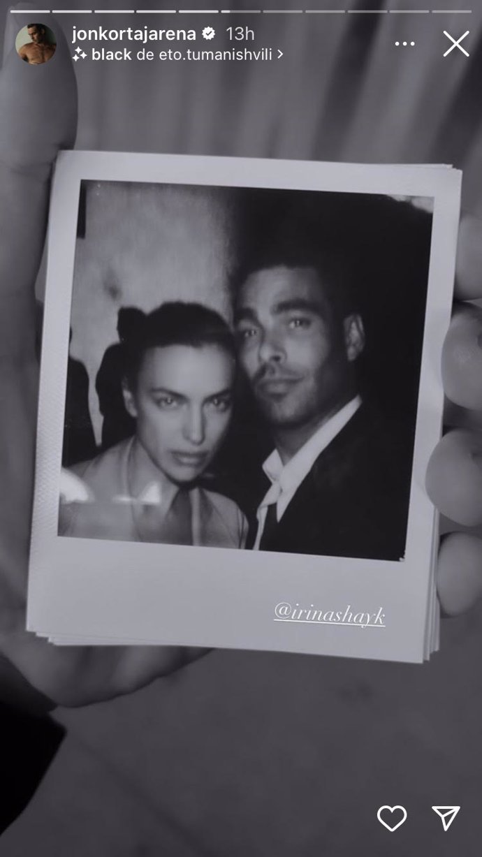 Irina Shayk Con Jon Kortajarena durante la fiesta