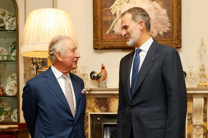 Don Felipe y Carlos III se han reunido en Clarence House