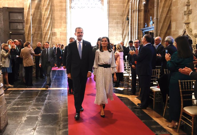 Los Reyes, a su entrada en la Lonja de Valencia