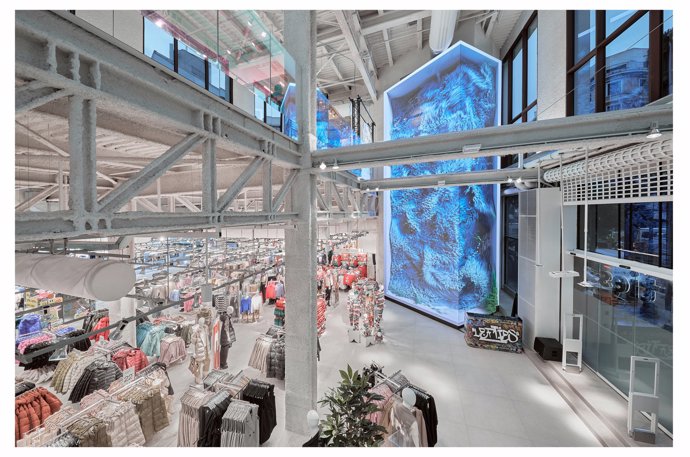 Moda y tecnología se dan la mano en el nuevo digital store de lefties