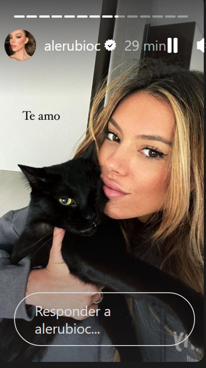 Alejandra, desolada, llora la muerte de Salem