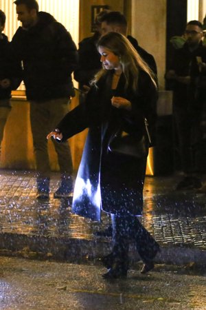 Piqué fue a por el coche para que Clara no se mojase