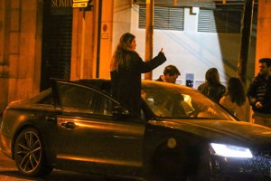 La pareja demostró la buena relación que tienen con sus compañeros en Kosmos