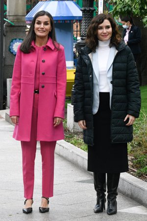 Su Majestad, con Isabel Díaz Ayuso