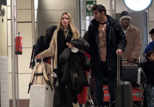La pareja se mostró muy tensa en el aeropuerto