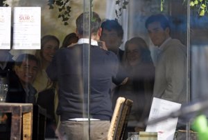 La familia Onieva inmortalizó el reencuentro con una fotografía de grupo