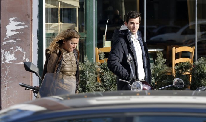 Íñigo Onieva, con su tía Natalia Onieva