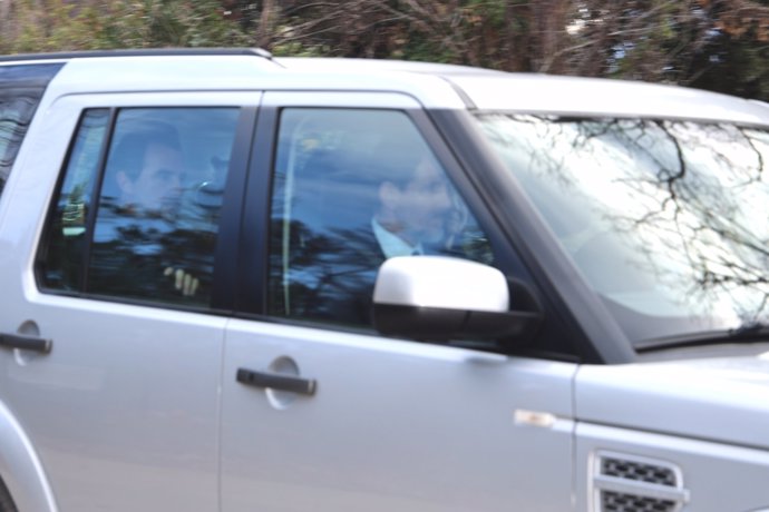 Los hijos del Rey Constantino abandonando el palacio Real de Tatoi