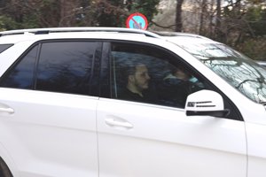 El prometido de Teodora de Grecia abandonando Tatoi