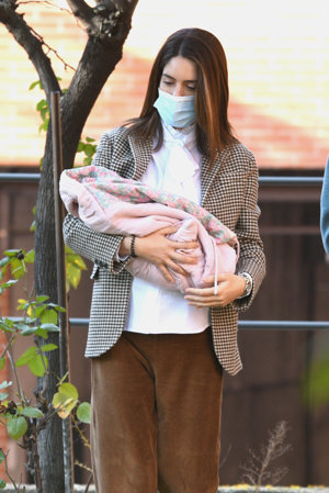 Sofía se ha mostrado pendiente en todo momento de su bebé