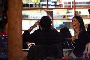 Isabelle Junot y Álvaro Falcó han celebrado su embarazo con amigos