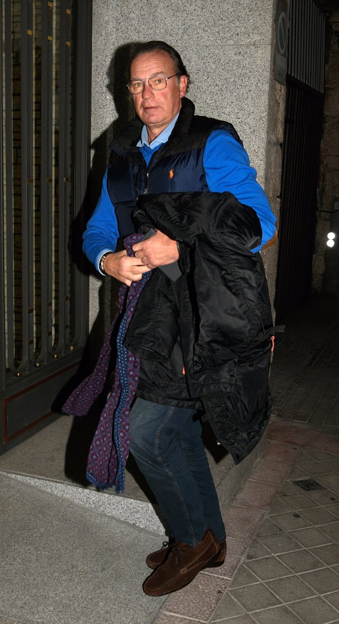 Bertín Osborne llegando al cumpleaños