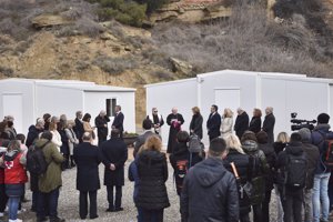 La Reina Emérita ha inaugurado la construcción de cuatro casas para temporeros