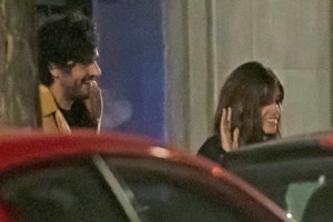 Sara y Nacho, todo sonrisas en su última salida con amigos