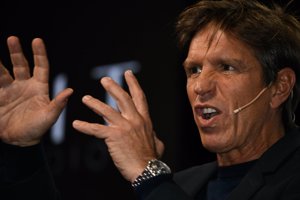 Manuel se ha emocionado recordando su primer encuentro con su progenitor