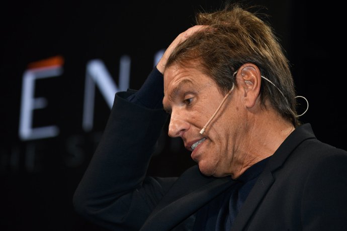 Manuel quiere recuperar el tiempo perdido con su padre