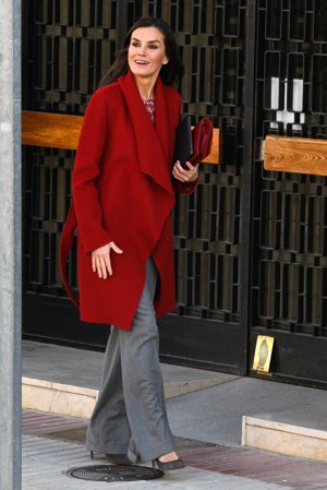 La Reina, de lo más sonriente a su llegada a la sede de UNICEF