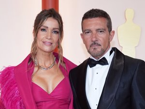 Antonio Banderas y Nicole Kimpel, como el negro y fucsia pueden llegar a ser la combinación perfecta