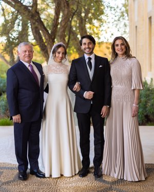 Los Reyes de Jordania, con los recién casados