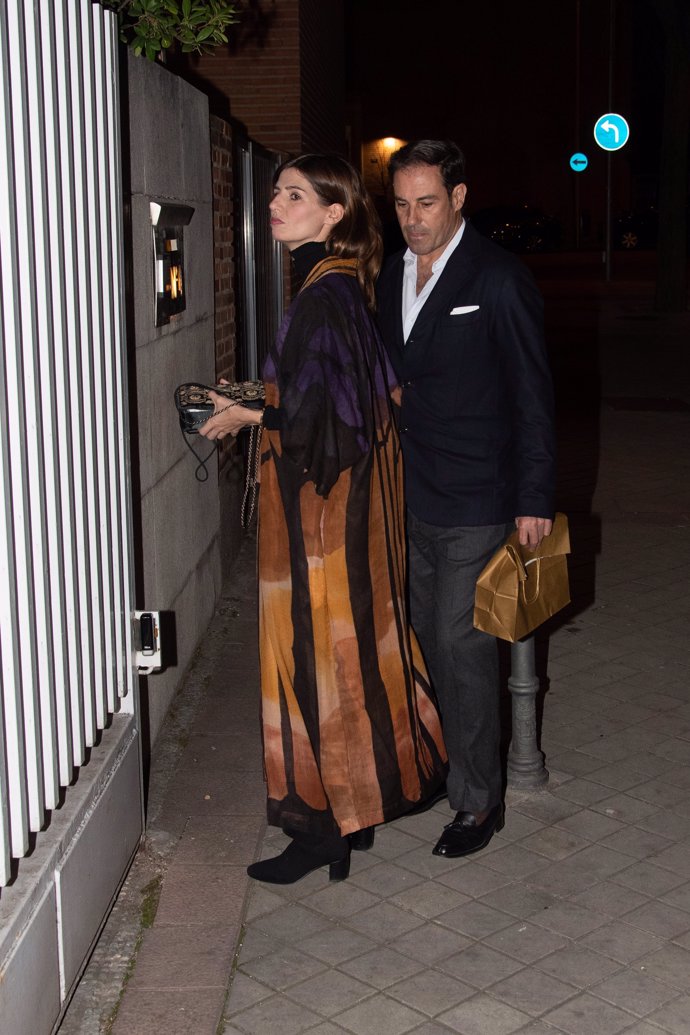 Litri y Casilda Ybarra llegando a la casa de Carolina Herrera