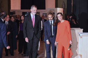 La Reina Letizia rescata el dos piezas naranja de Zara y arrasa