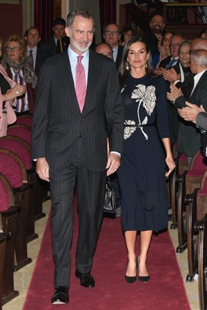 Don Felipe y Doña Letizia, a su llegada al Ateneo