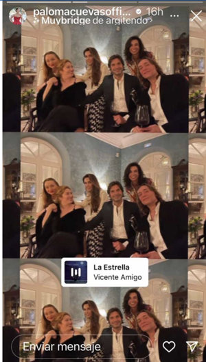 Estrella Morente, con Paloma Cuevas en una imagen compartida por la diseñadora esta Semana Santa