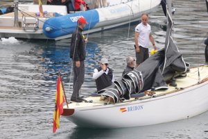 El Emérito surcando la Ría de Pontevedra
