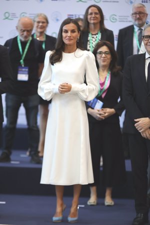 Doña Letizia ha recuperado su misterioso dos piezas blanco