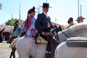 Cayetano Martínez de Irujo a caballo