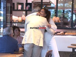 Gloria Camila, la gran ausente en la comunión de su hermano que sí se vio con su padre y sus tíos... ¡Las imágenes!