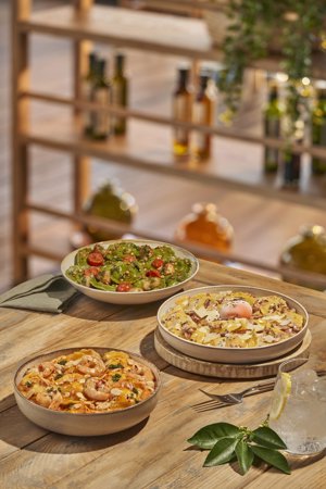 Mezzelune alla carbonara tartufata, Girasoli di capra y Girasoli Salmone e Gamberi