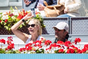 Belén y su amigo se mostraron cómplices y muy cercanos