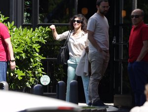 Xisca salió del restaurante Tatel con una gran sonrisa