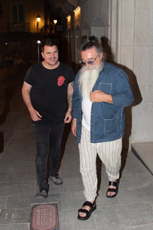 Dani Martín, con el presentador Isidro Montalvo