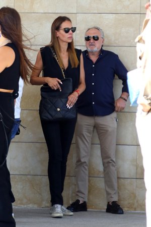 Eva González, desconsolada en el último adiós a Cristo Báñez