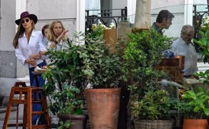 Ariadne Artiles, comida con su familia en un conocido restaurante