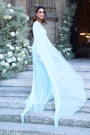 París se rinde ante la belleza sublime de Paloma Cuevas en la boda de Daniel Clará