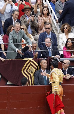 Ureña y Emilio Justo brindaron su primer toro al monarca