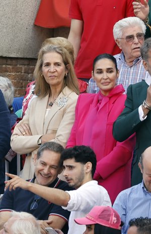 La hermana de Felipe VI, muy atenta a la corrida