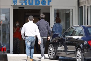 El hijo de Marta Chávarri entrando al hospital