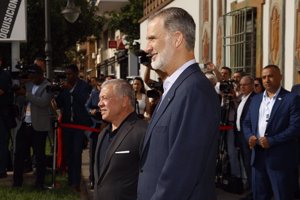 Felipe VI y Abdalá de Jordania, a su llegada al Palacio de la Merced en Córdoba