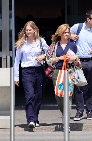 Doña Cristina, relajada horas antes de la graduación de su hija