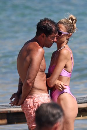 La pareja ha presumido de cuerpos top en la playa