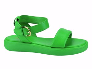 Las sandalias para este verano tienen colores alegres y llamativos