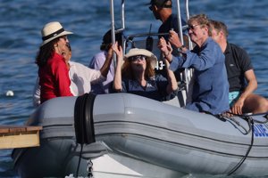 La pareja comió en un chiringuito antes de regresar a su embarcación