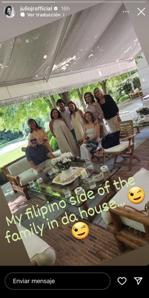 Julio José Iglesias ha publicado una imagen de su familia filipina en la casa de Isabel Preysler