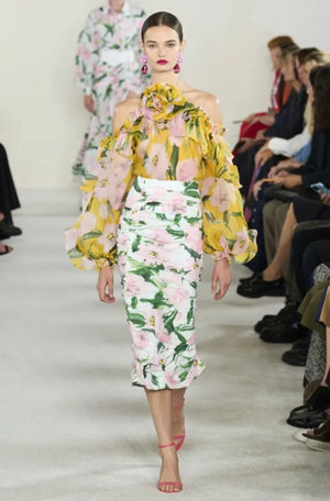 Diseño de Carolina Herrera perteneciente a la colección Primavera-verano 2023